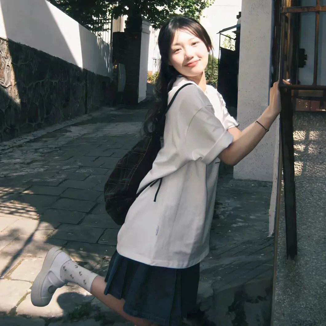 小资女孩向前冲